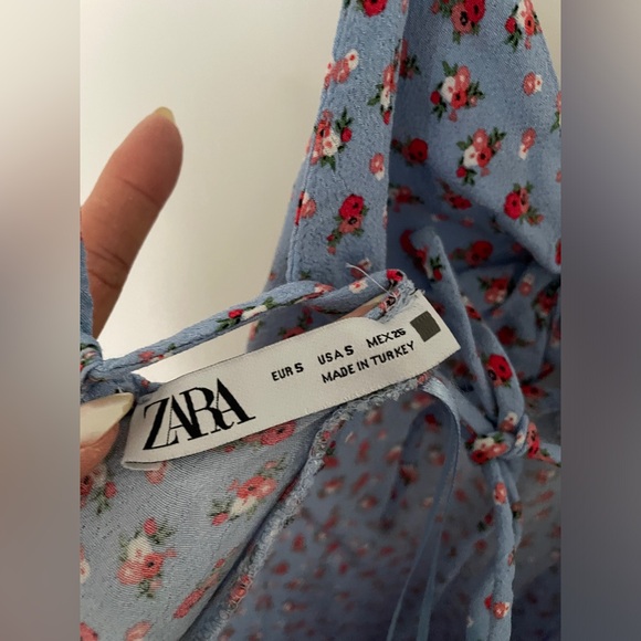 Zara Beautiful Open back floral dress - Picture 5 of 6